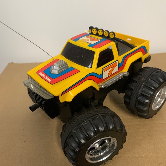 VINTAGE 4x4 OFF ROADER RADIO SHACk( NO REMOTE). - Picture 2 of 11